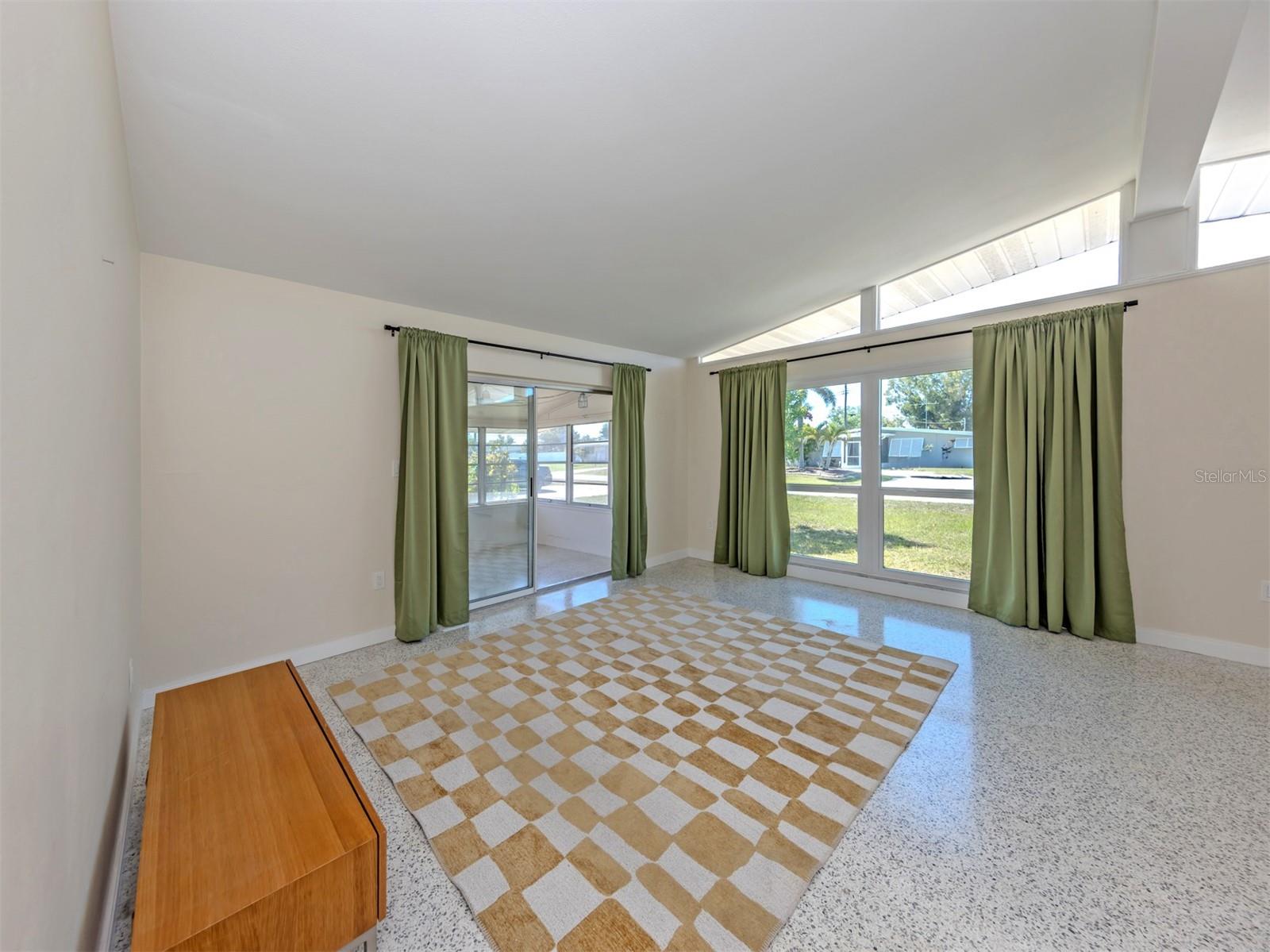 317 HILLVIEW RD, VENICE, FL, 34293