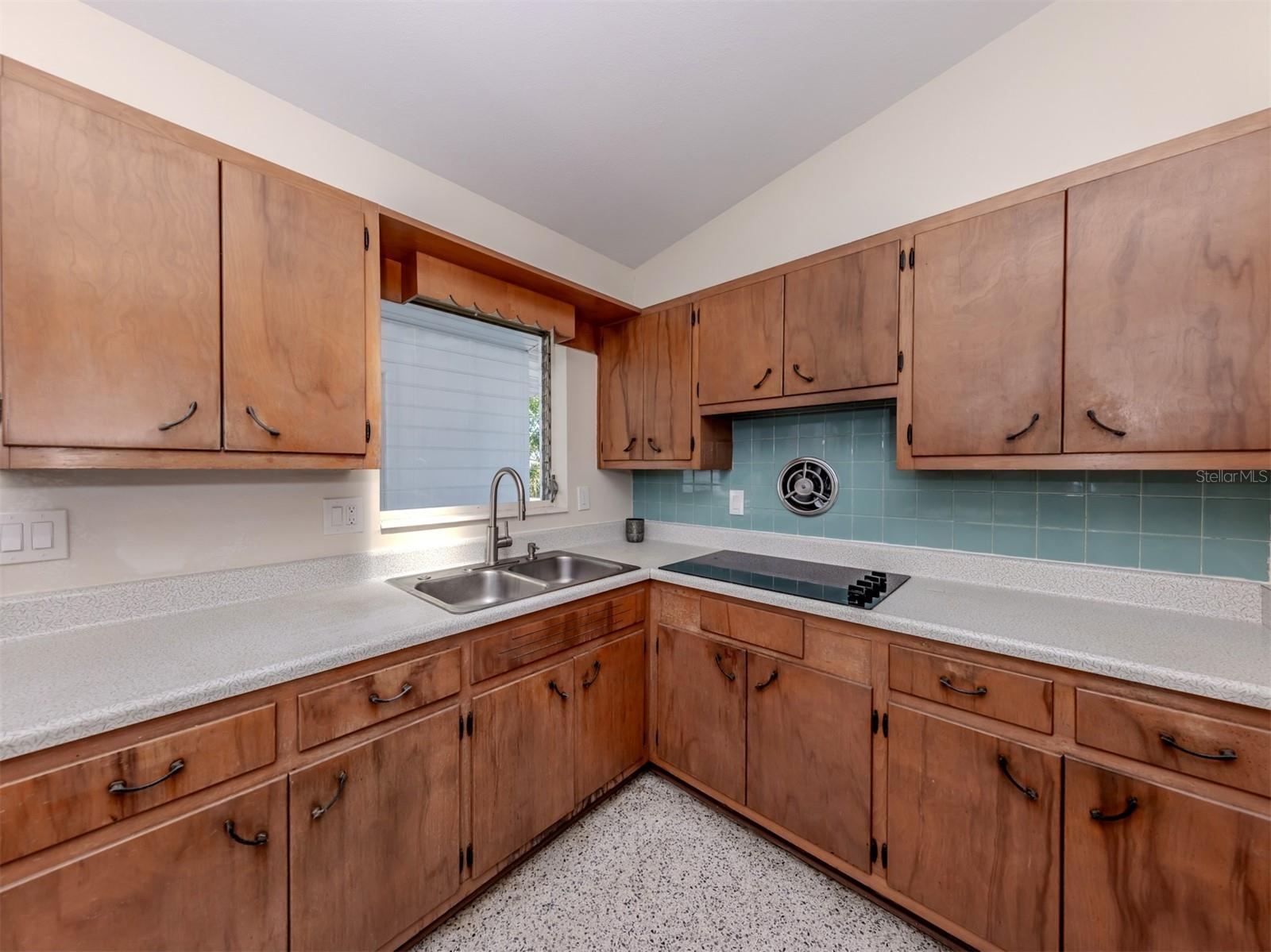 317 HILLVIEW RD, VENICE, FL, 34293
