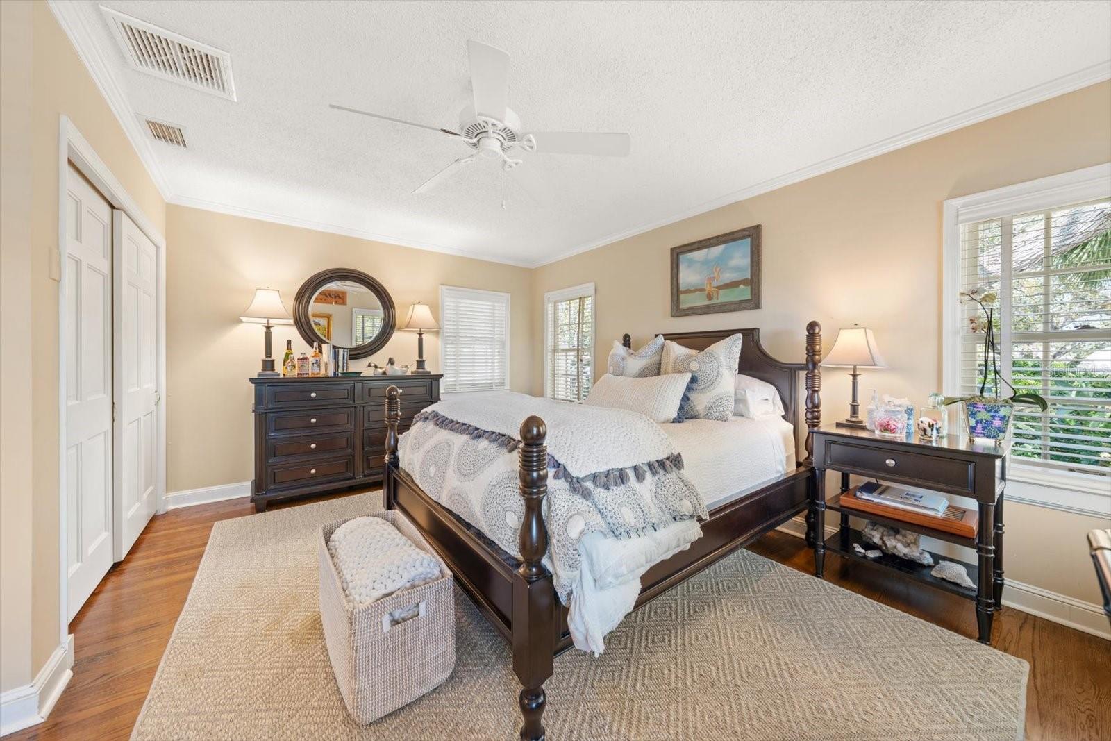 100 SARASOTA RD, BELLEAIR, FL, 33756