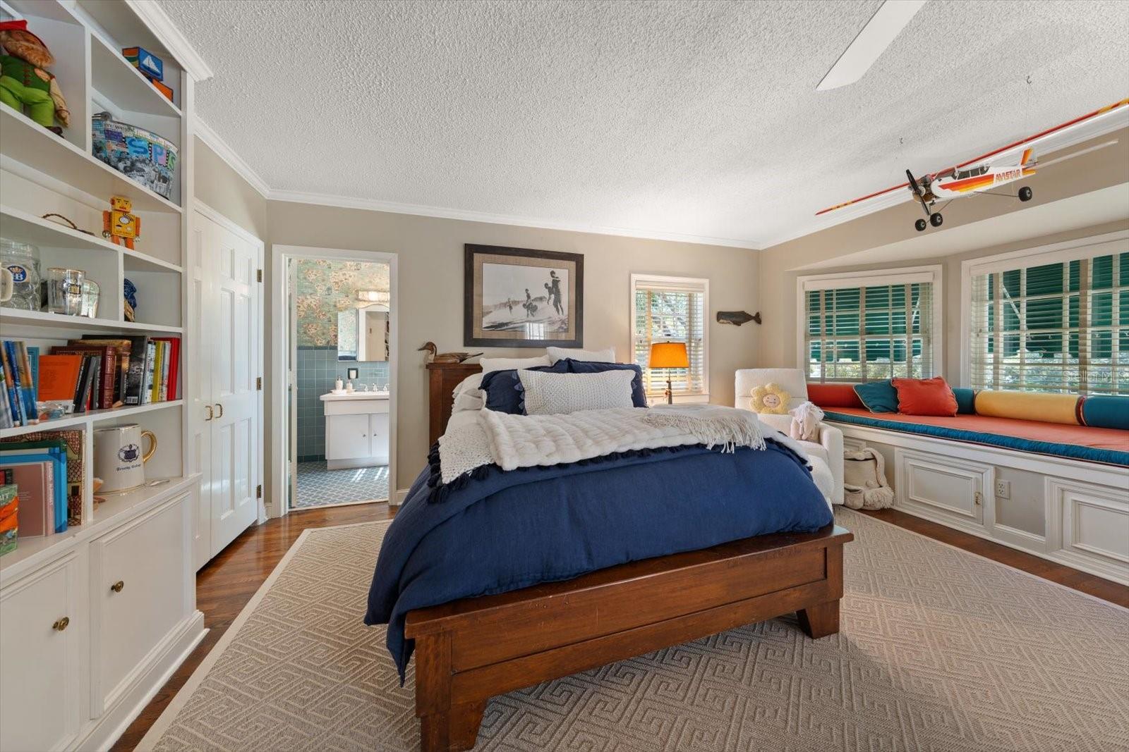 100 SARASOTA RD, BELLEAIR, FL, 33756