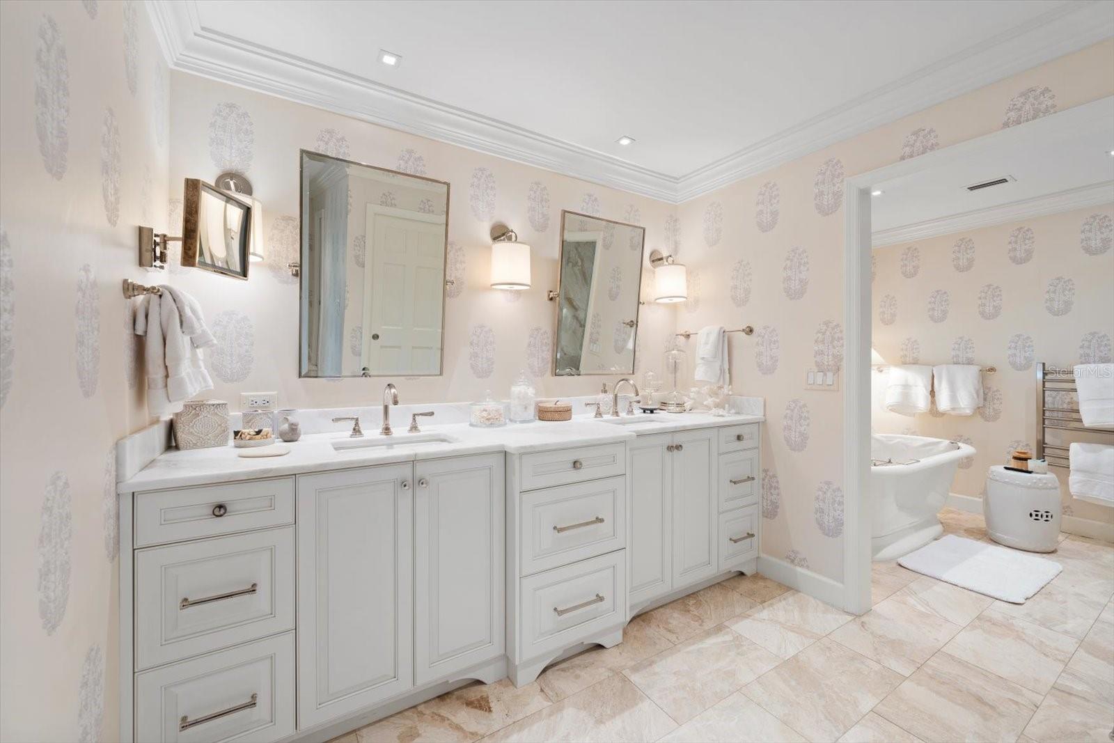 100 SARASOTA RD, BELLEAIR, FL, 33756