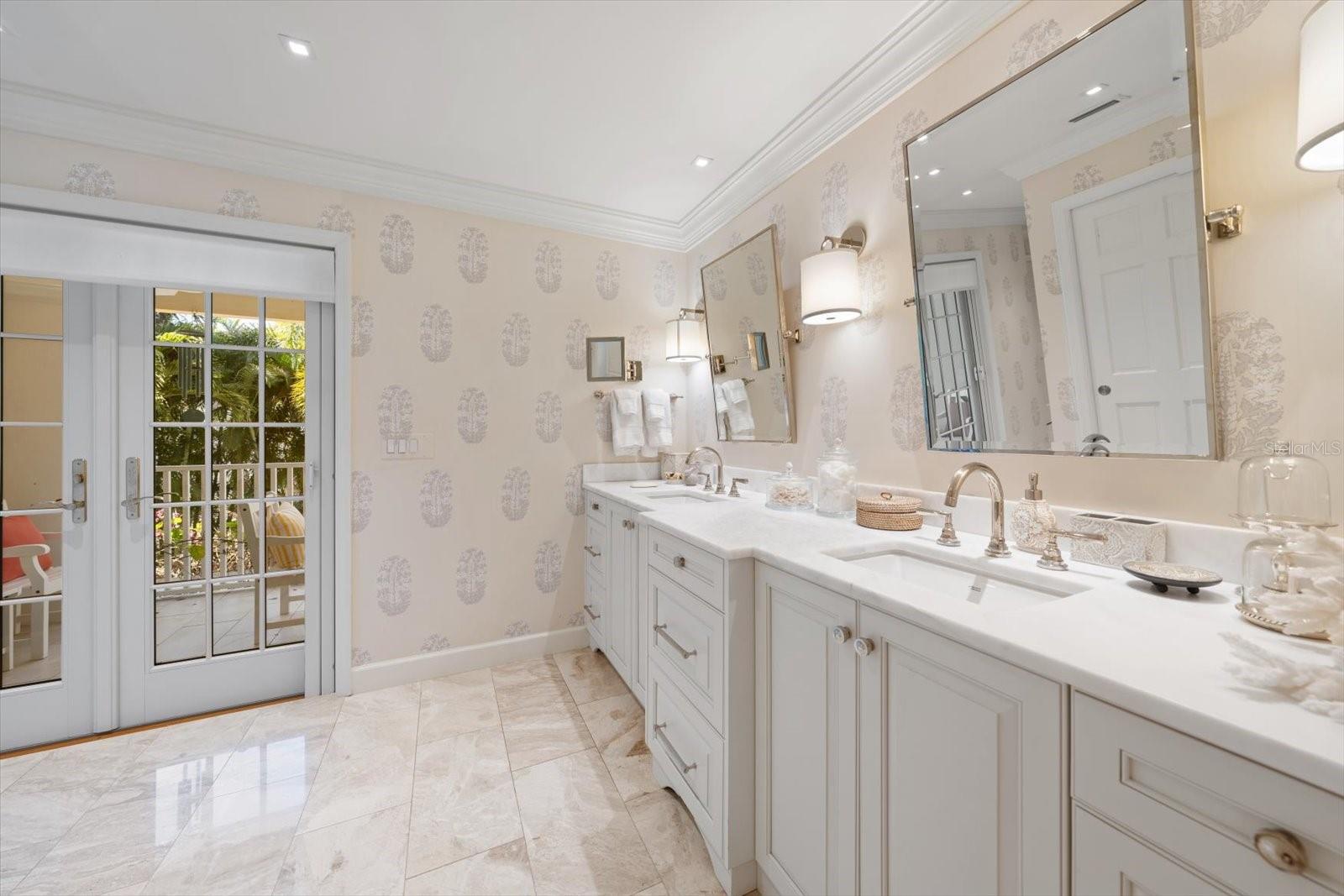 100 SARASOTA RD, BELLEAIR, FL, 33756