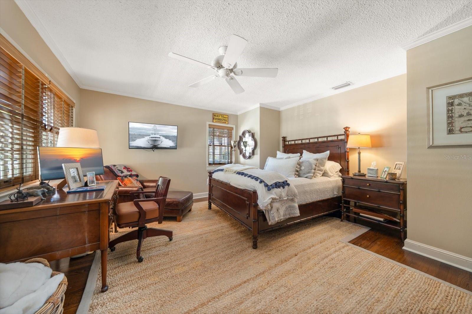 100 SARASOTA RD, BELLEAIR, FL, 33756