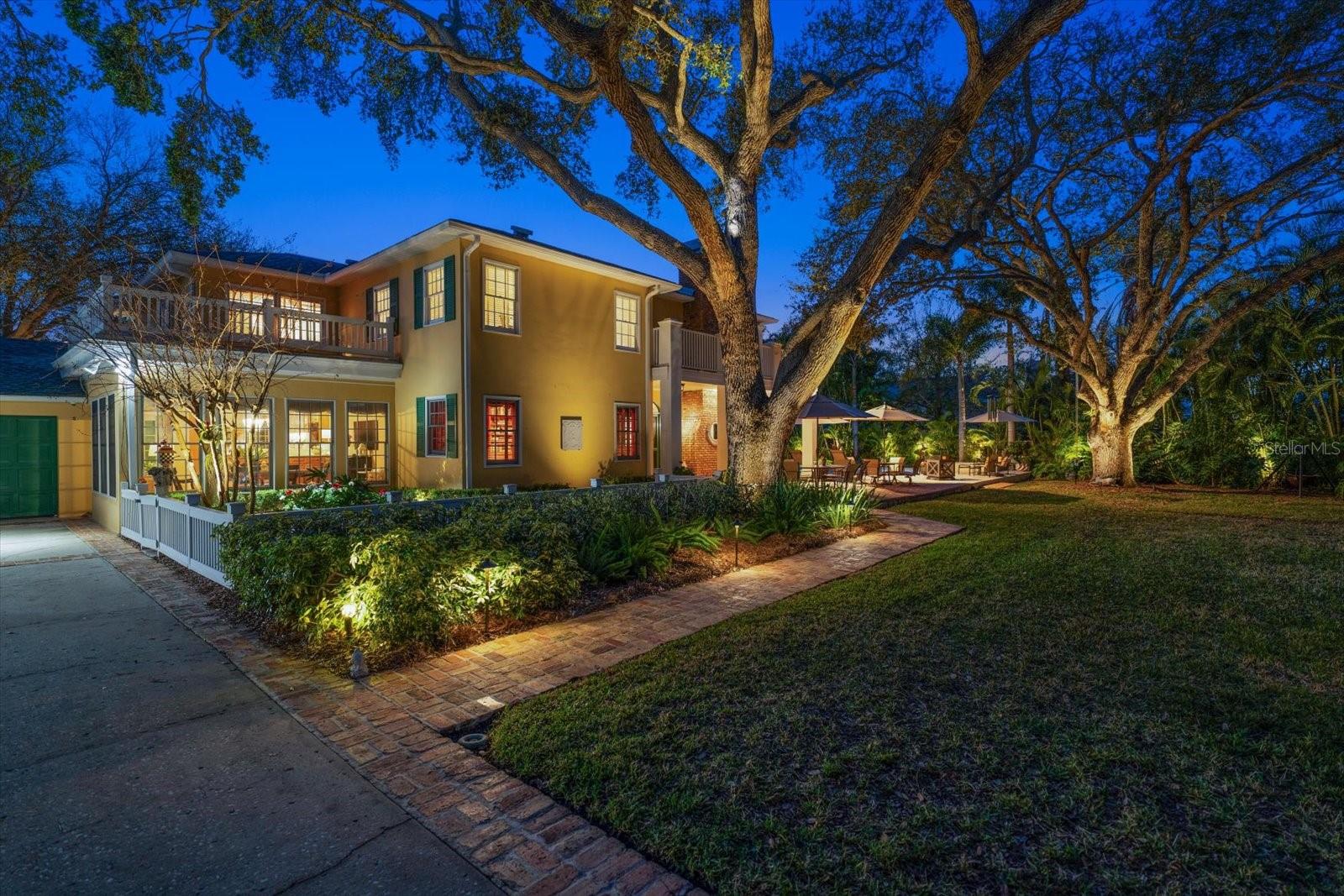 100 SARASOTA RD, BELLEAIR, FL, 33756