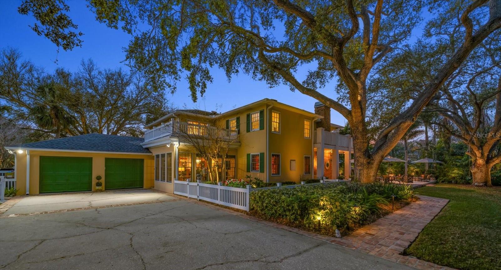 100 SARASOTA RD, BELLEAIR, FL, 33756