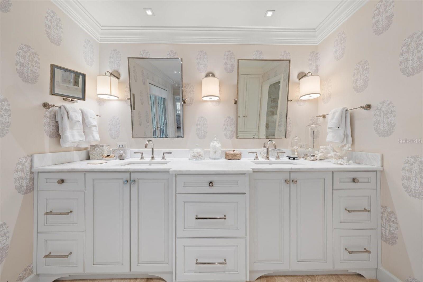 100 SARASOTA RD, BELLEAIR, FL, 33756