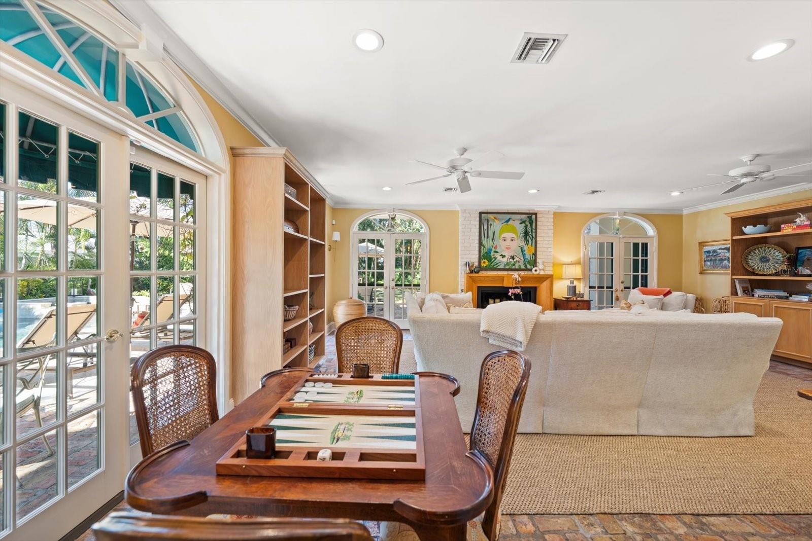 100 SARASOTA RD, BELLEAIR, FL, 33756