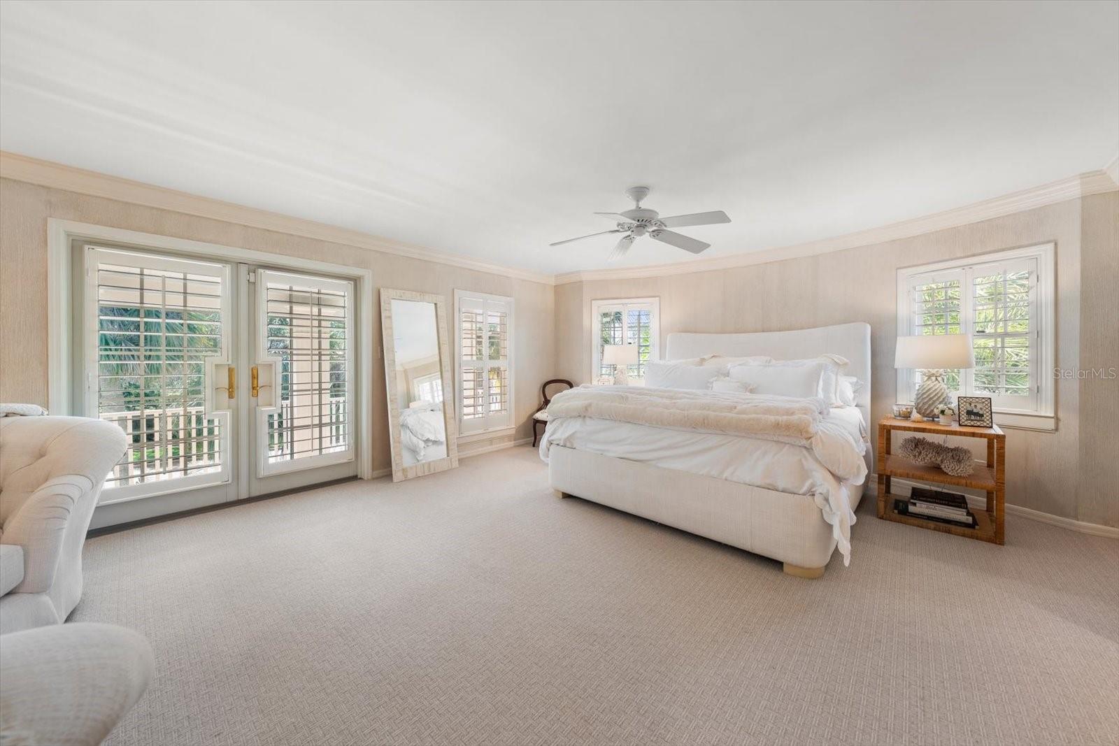 100 SARASOTA RD, BELLEAIR, FL, 33756