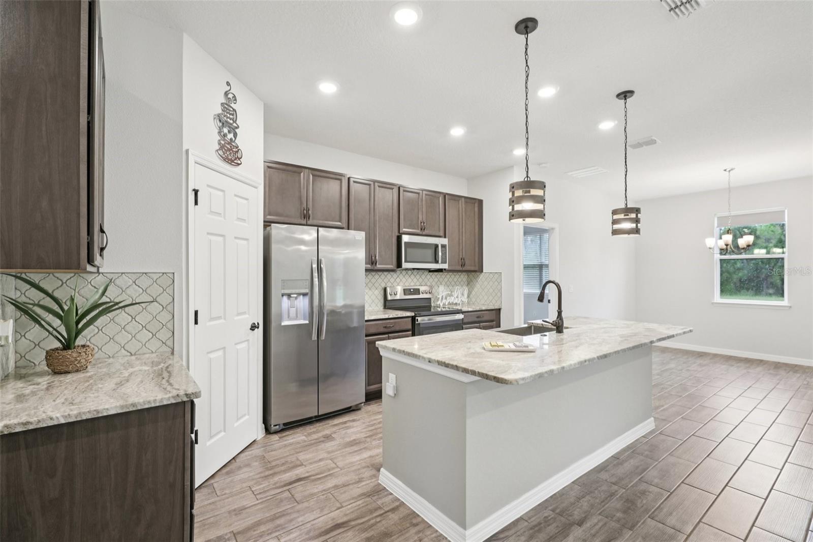 3360 CURLEW AVE, LEESBURG, FL, 34748