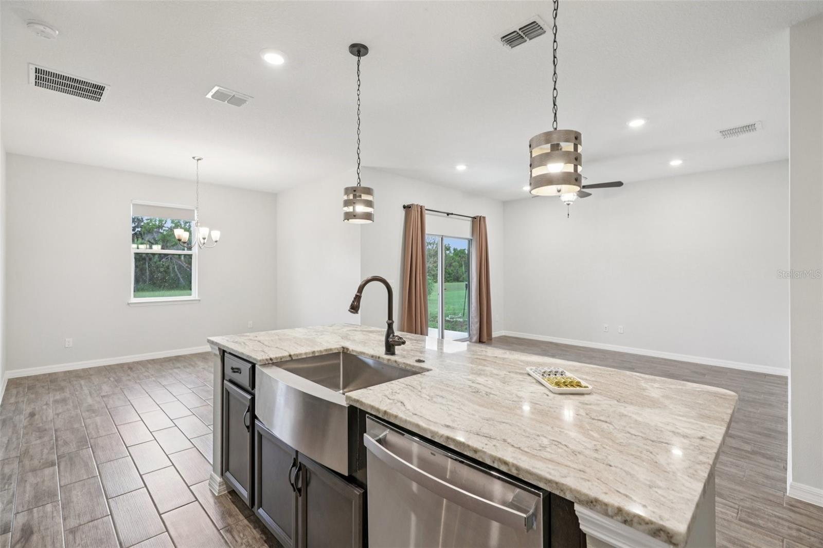3360 CURLEW AVE, LEESBURG, FL, 34748