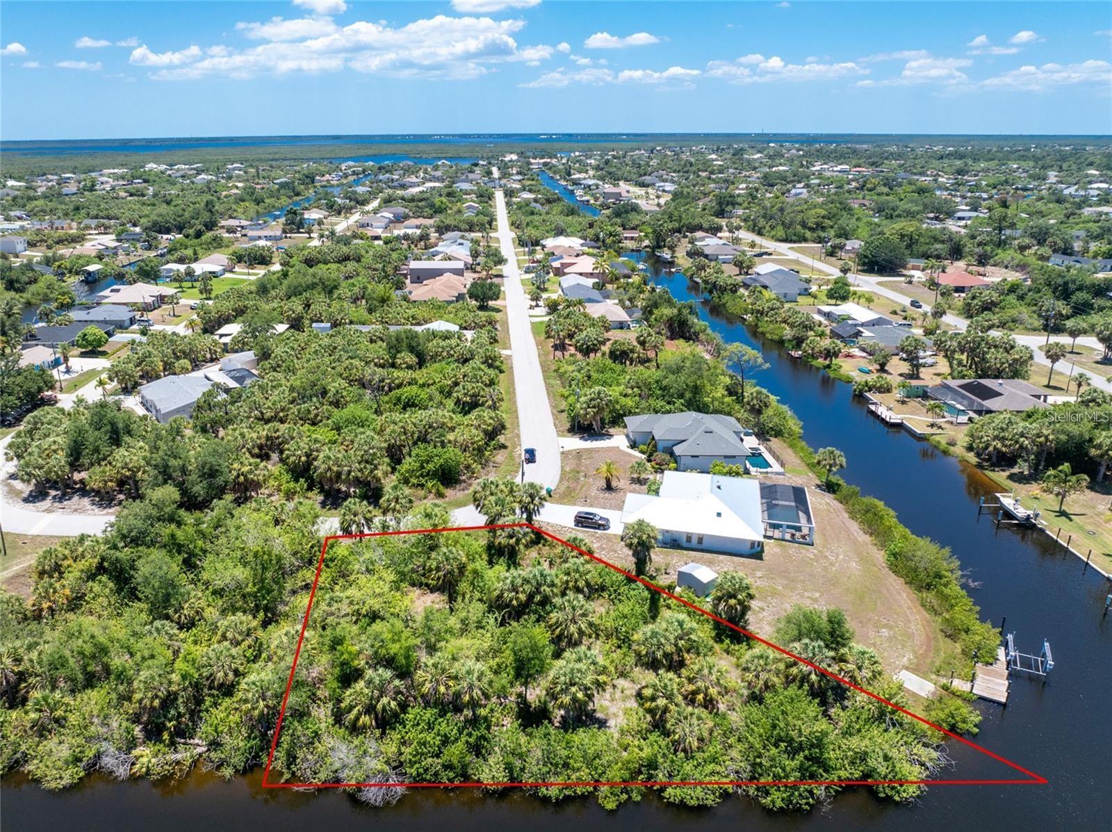 18622 VAN NUYS CIR, PORT CHARLOTTE, FL, 33948