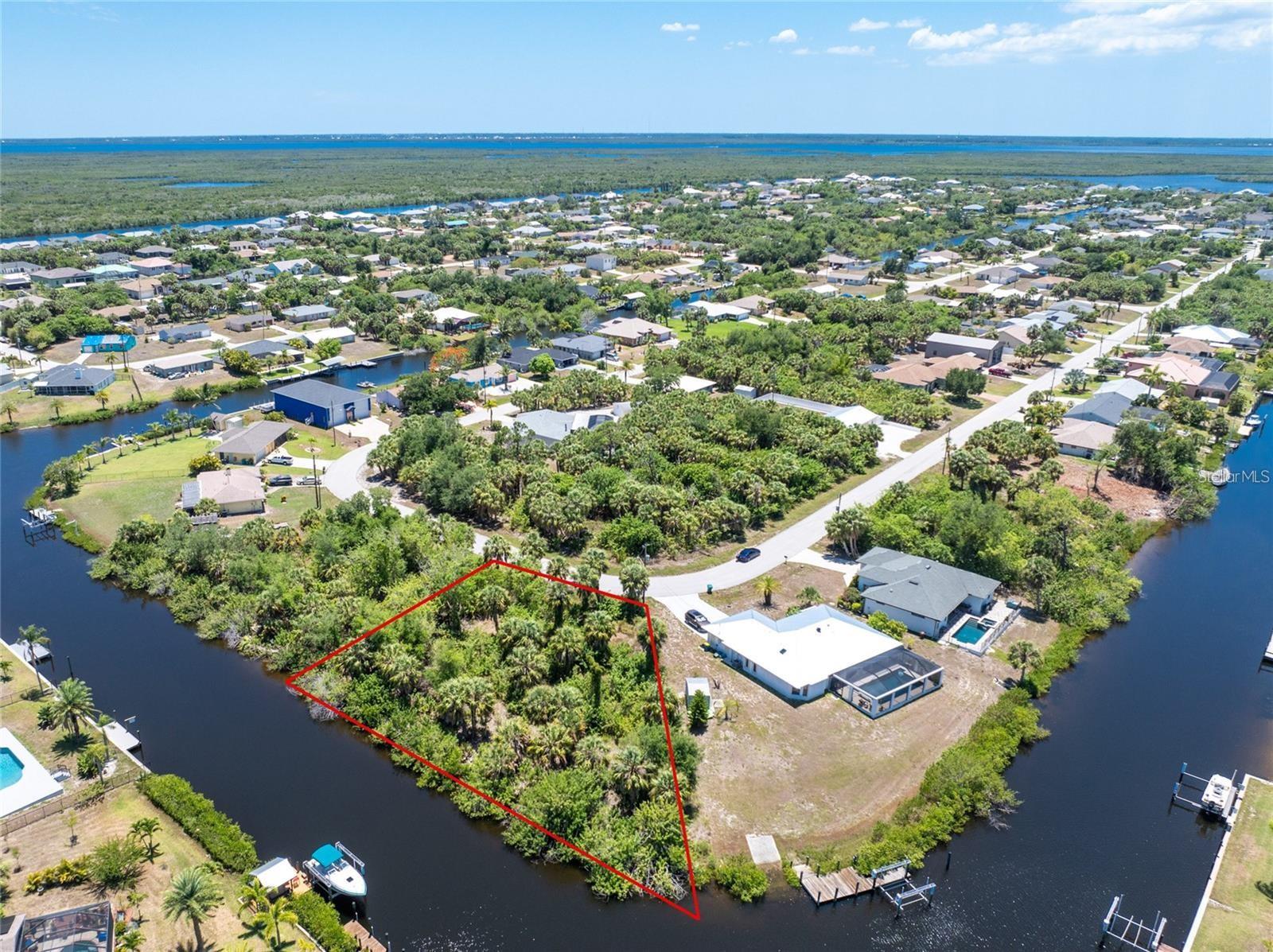 18622 VAN NUYS CIR, PORT CHARLOTTE, FL, 33948