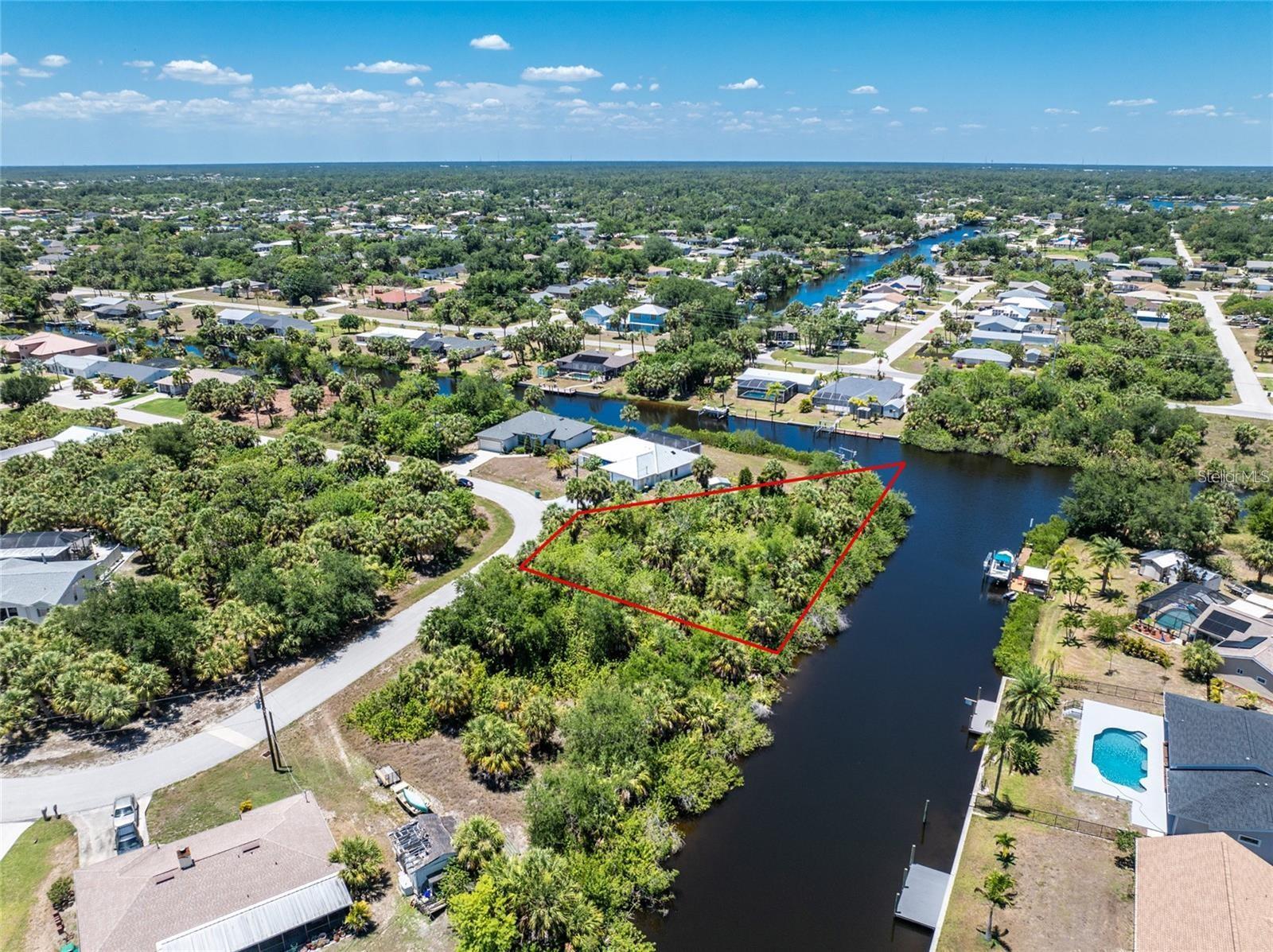 18622 VAN NUYS CIR, PORT CHARLOTTE, FL, 33948