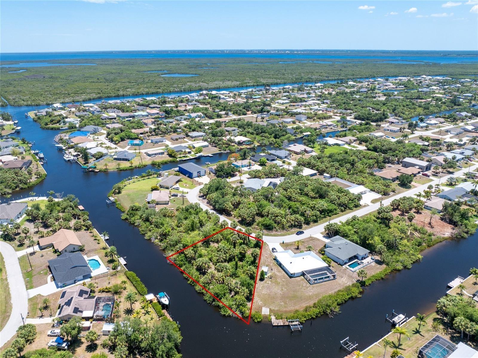 18622 VAN NUYS CIR, PORT CHARLOTTE, FL, 33948