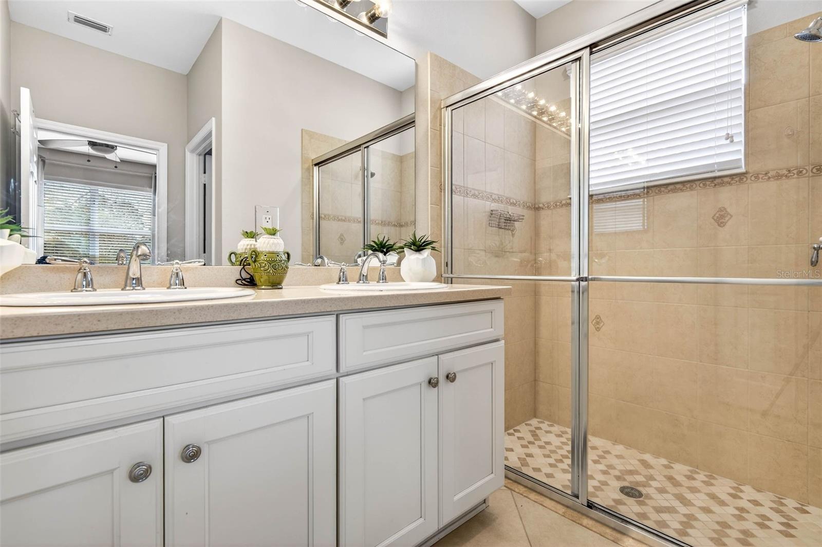 15812 AURORA LAKE CIR, WIMAUMA, FL, 33598