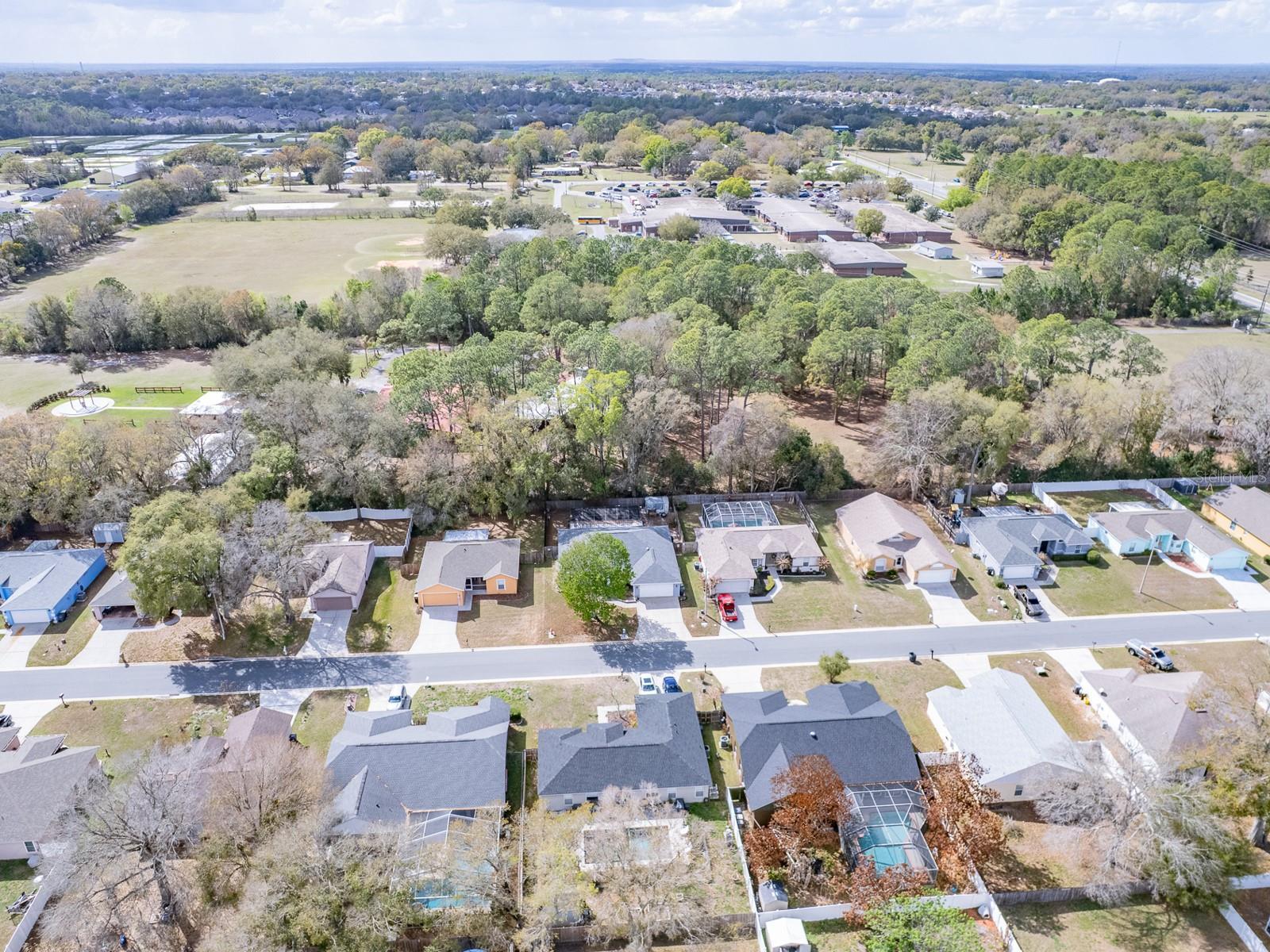 8150 E OAKHURST BLVD, LAKELAND, FL, 33810