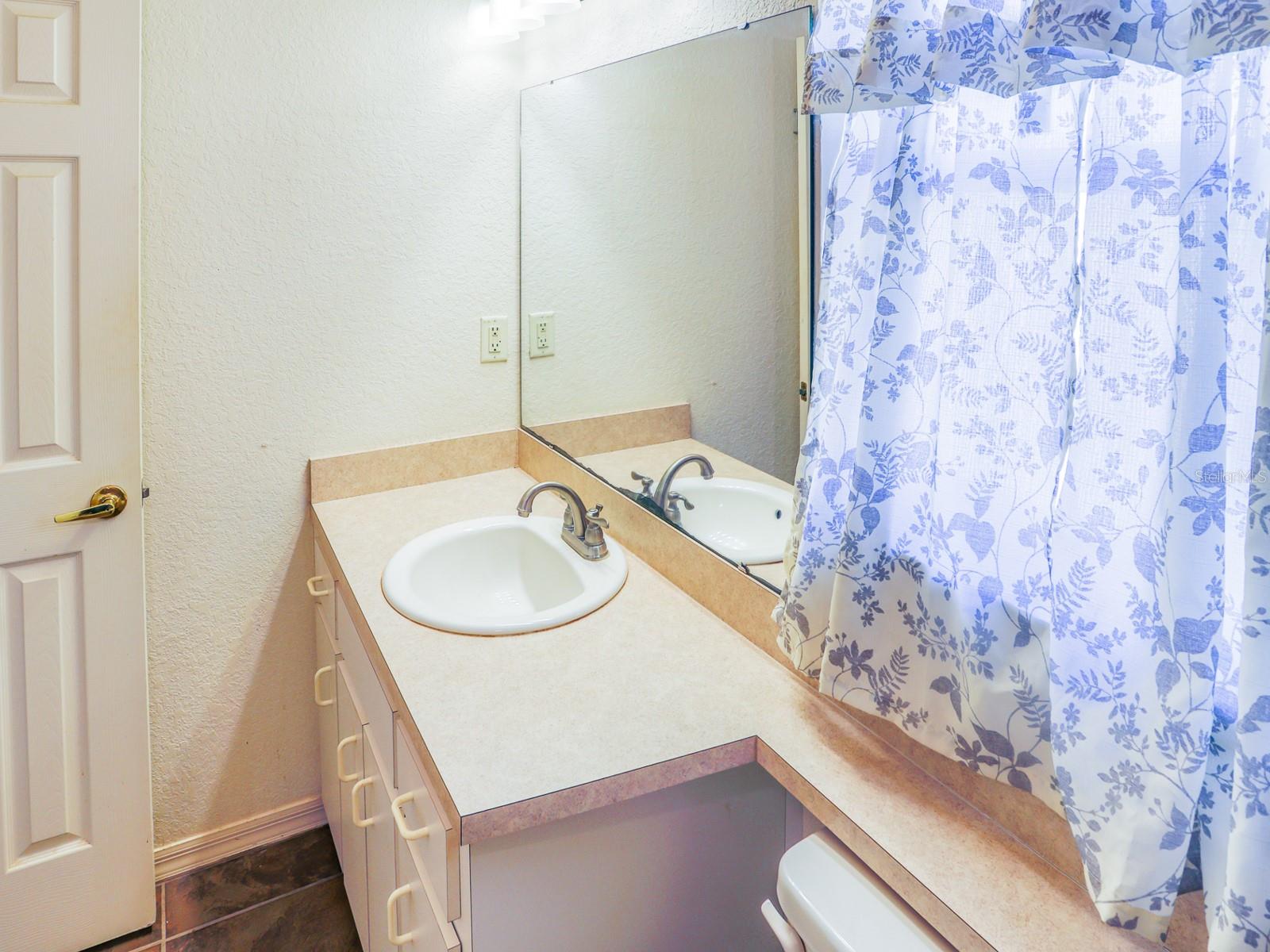 8150 E OAKHURST BLVD, LAKELAND, FL, 33810