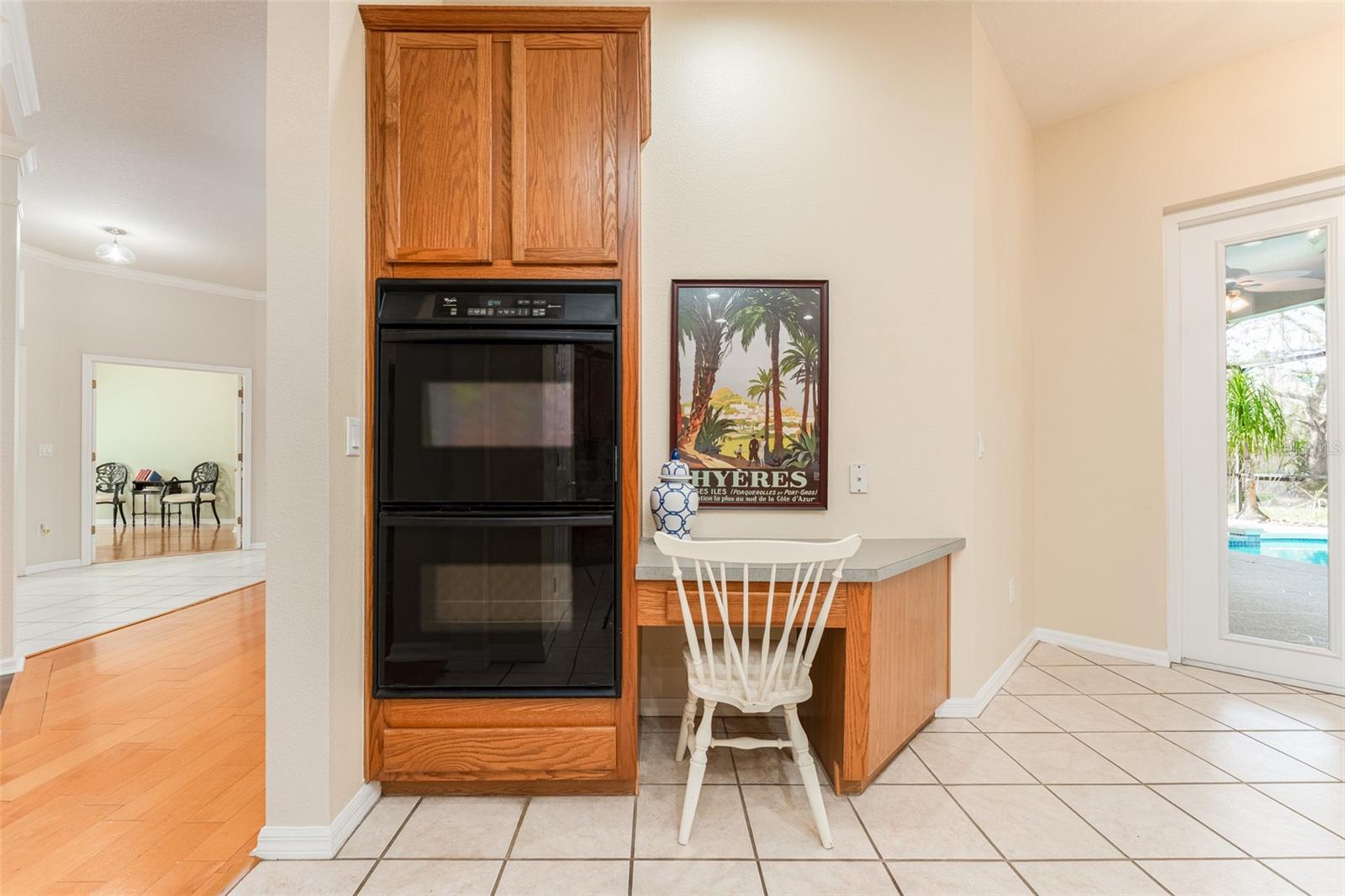 Double Oven / with Built in Desk