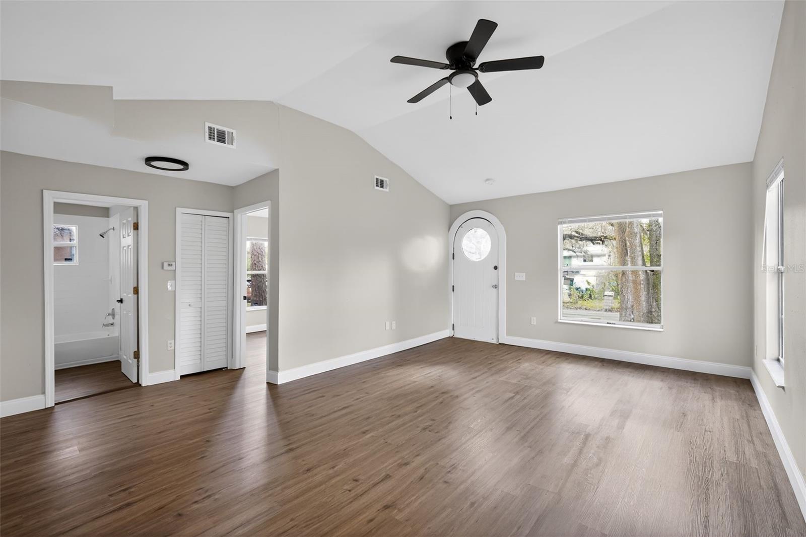 1724 E MULBERRY DR, TAMPA, FL, 33604