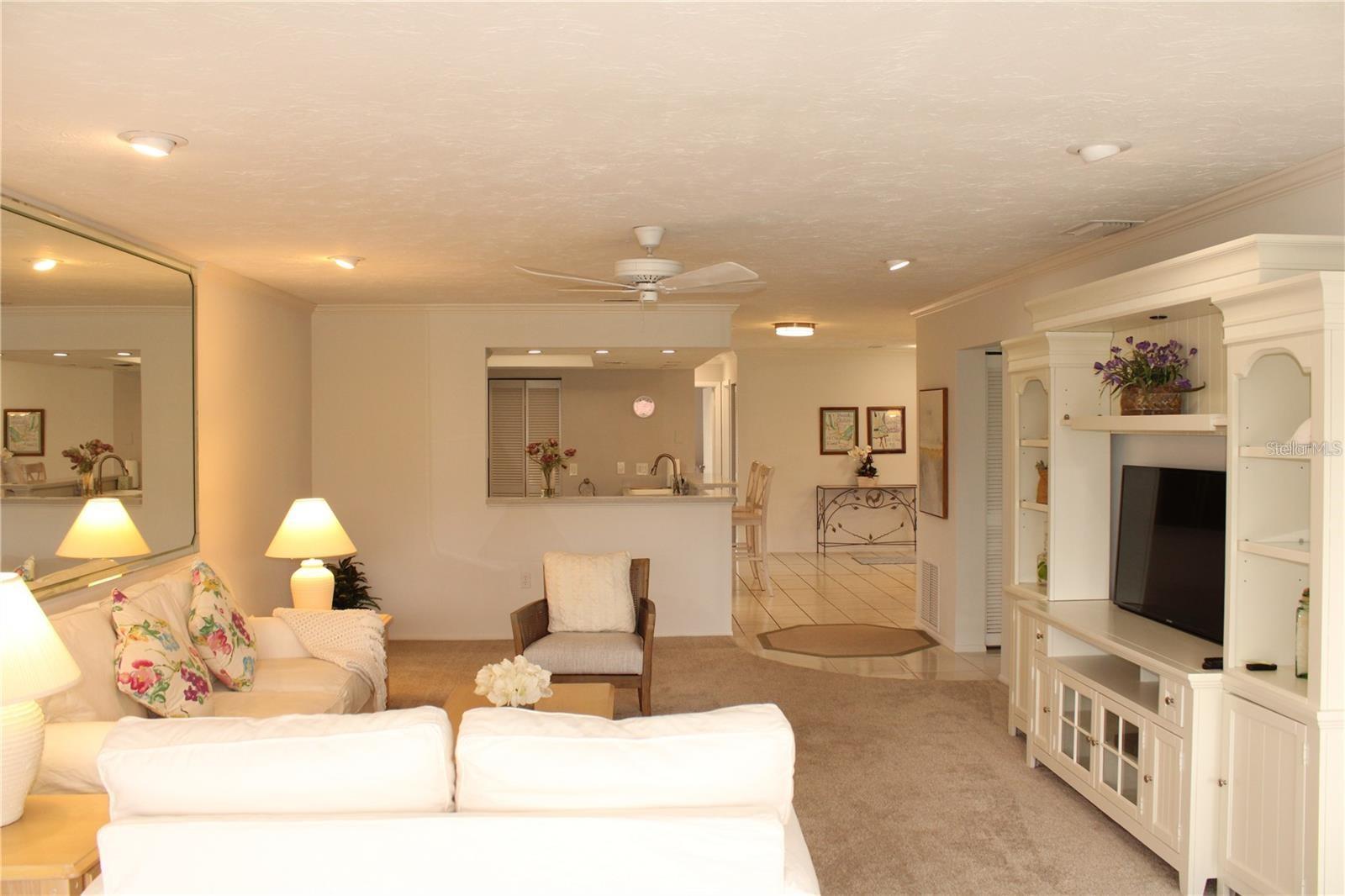 6472 SEAGULL DR #306, BRADENTON, FL, 34210