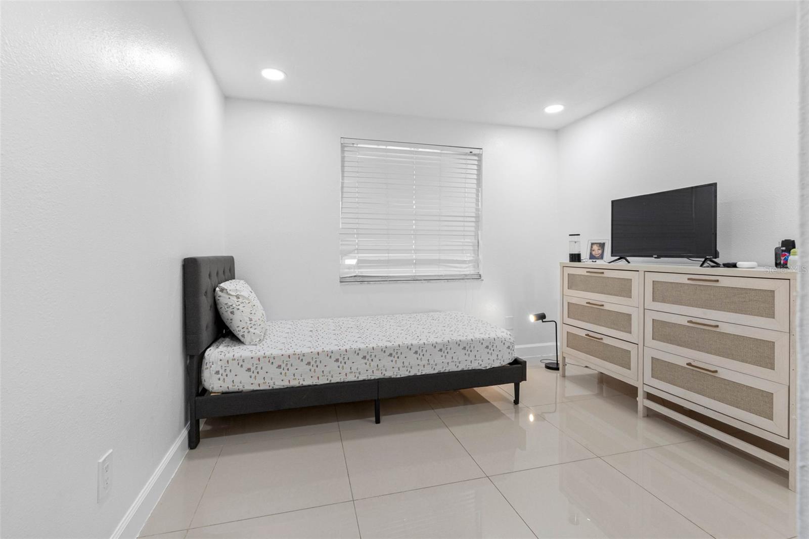 10113 ROYAL ACRES CT, TAMPA, FL, 33615