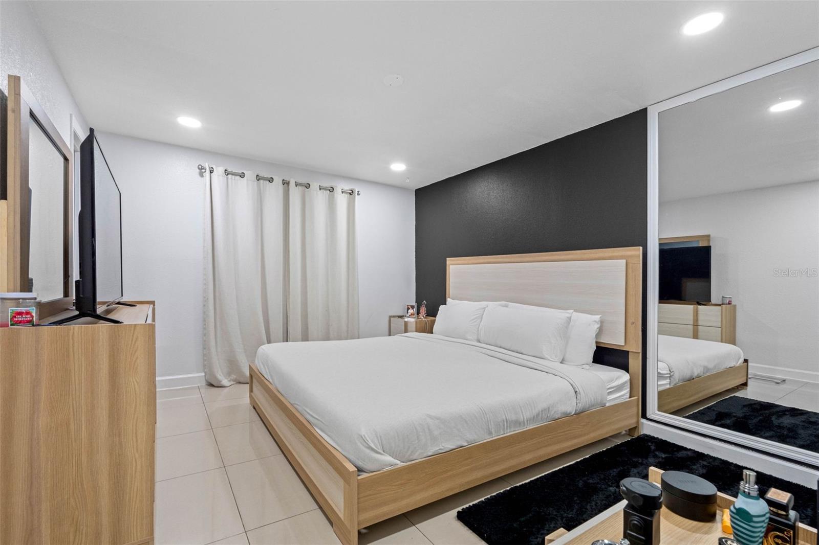 10113 ROYAL ACRES CT, TAMPA, FL, 33615