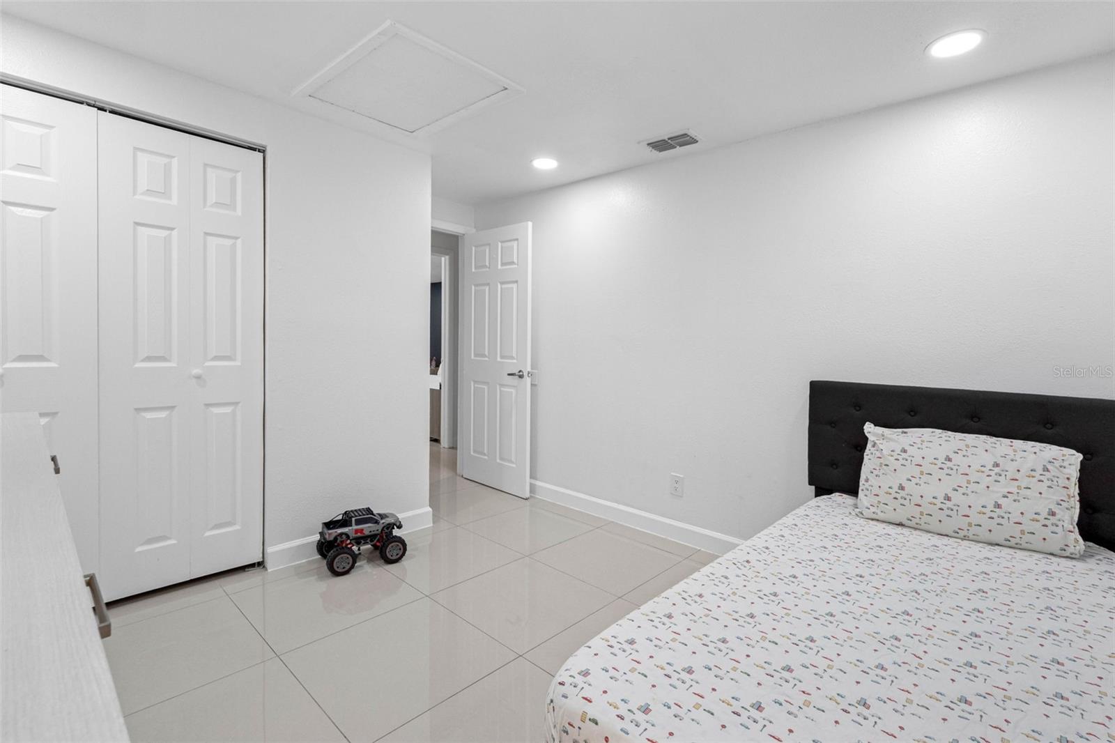 10113 ROYAL ACRES CT, TAMPA, FL, 33615