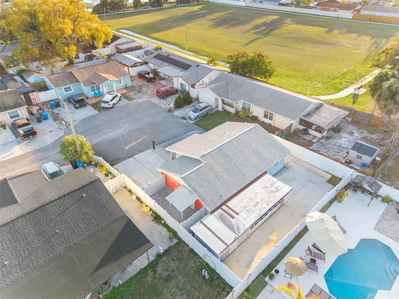 10113 ROYAL ACRES CT, TAMPA, FL, 33615