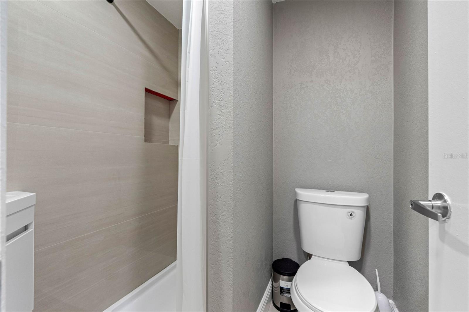 10113 ROYAL ACRES CT, TAMPA, FL, 33615