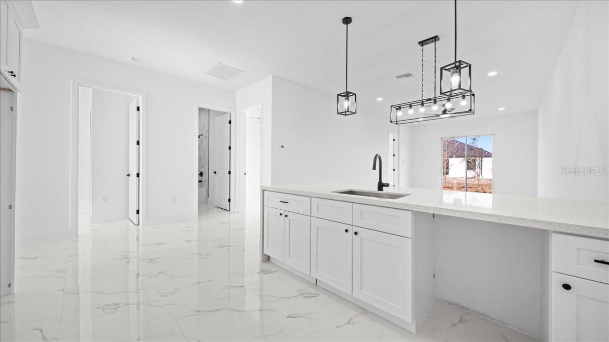 826/828 DIPLOMAT PKWY E, CAPE CORAL, FL, 33909