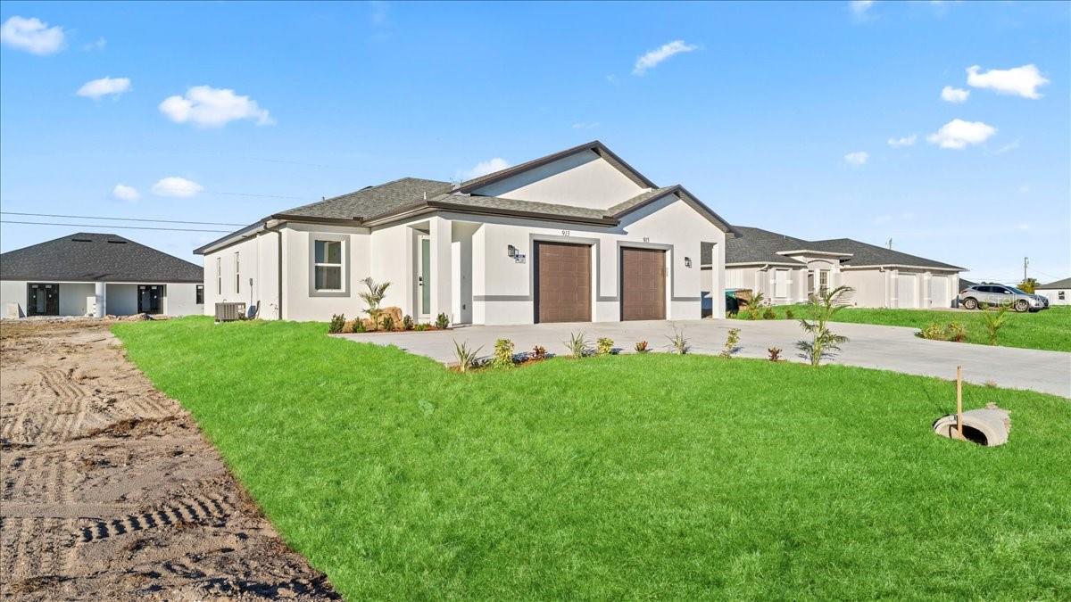 826/828 DIPLOMAT PKWY E, CAPE CORAL, FL, 33909