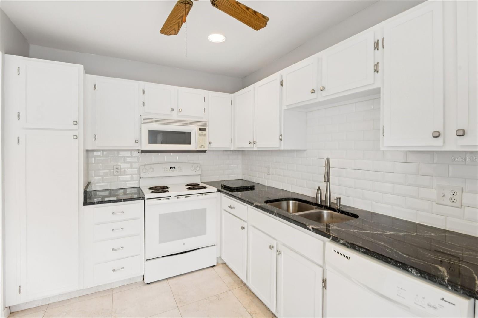 2064 SUNSET POINT RD #71, CLEARWATER, FL, 33765