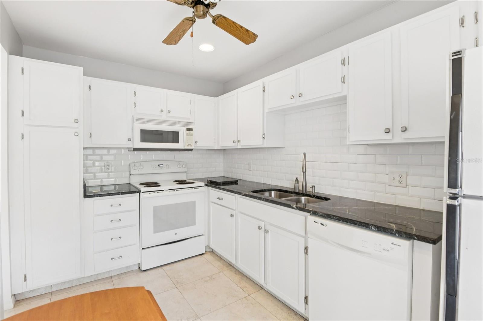 2064 SUNSET POINT RD #71, CLEARWATER, FL, 33765