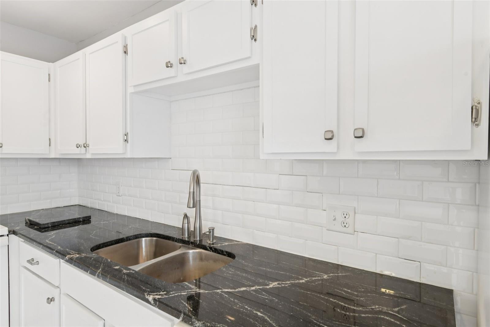 2064 SUNSET POINT RD #71, CLEARWATER, FL, 33765