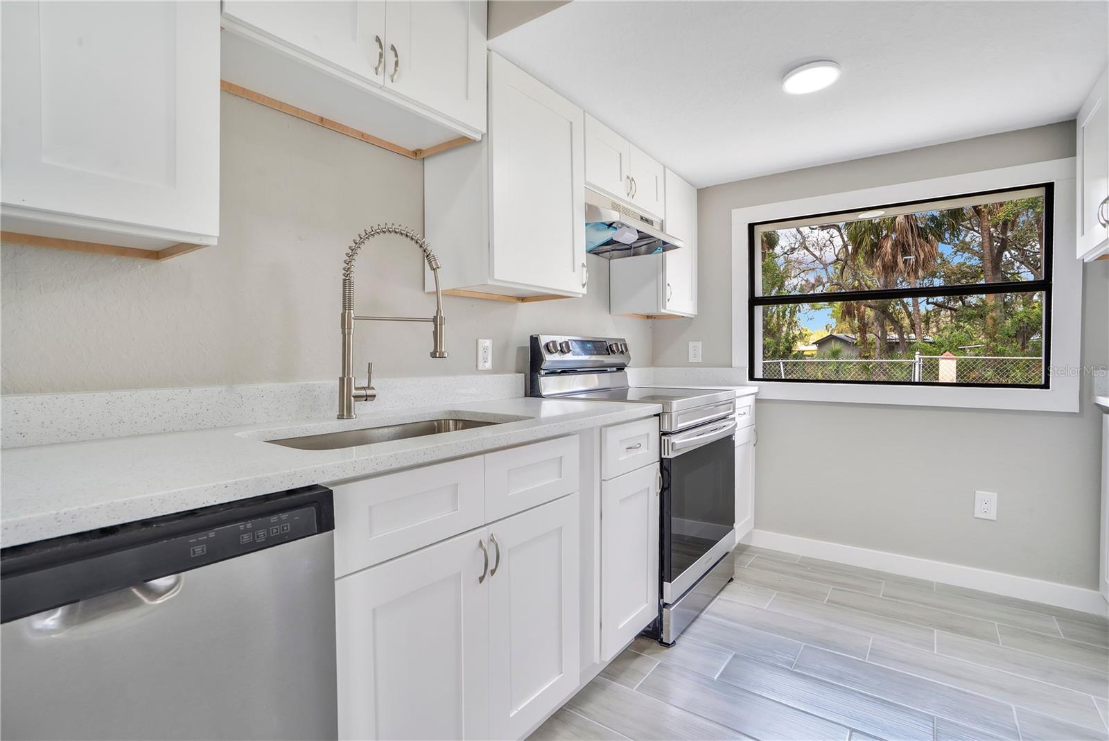 6211 FLORENCE ST, GIBSONTON, FL, 33534