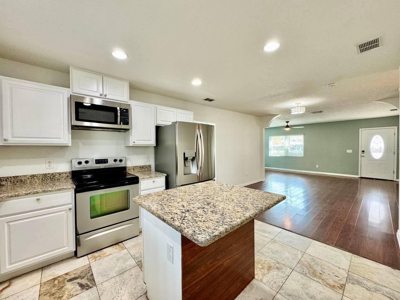 809 W HIAWATHA ST, TAMPA, FL, 33604