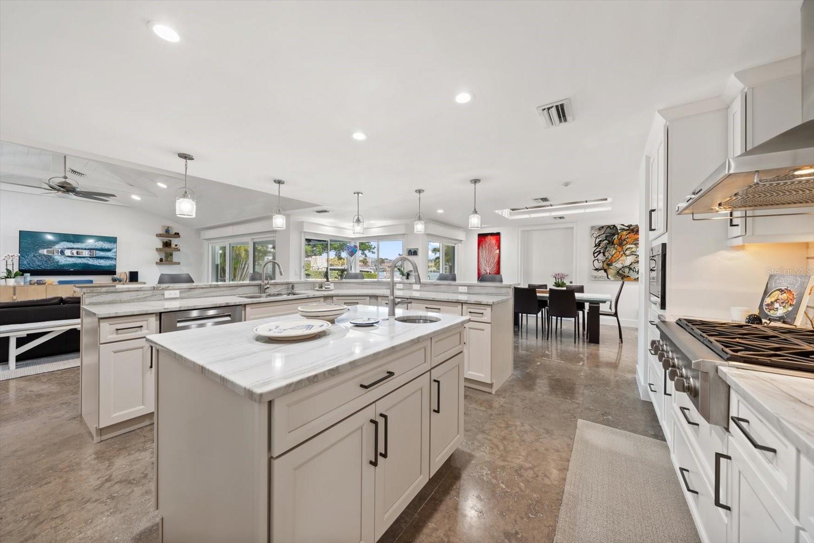 109 DRIFTWOOD LN, LARGO, FL, 33770