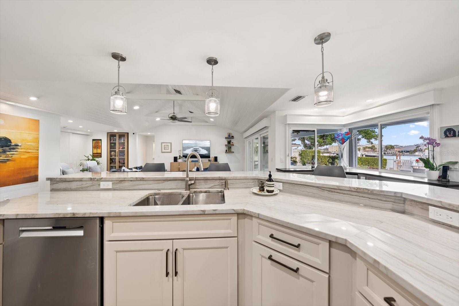 109 DRIFTWOOD LN, LARGO, FL, 33770