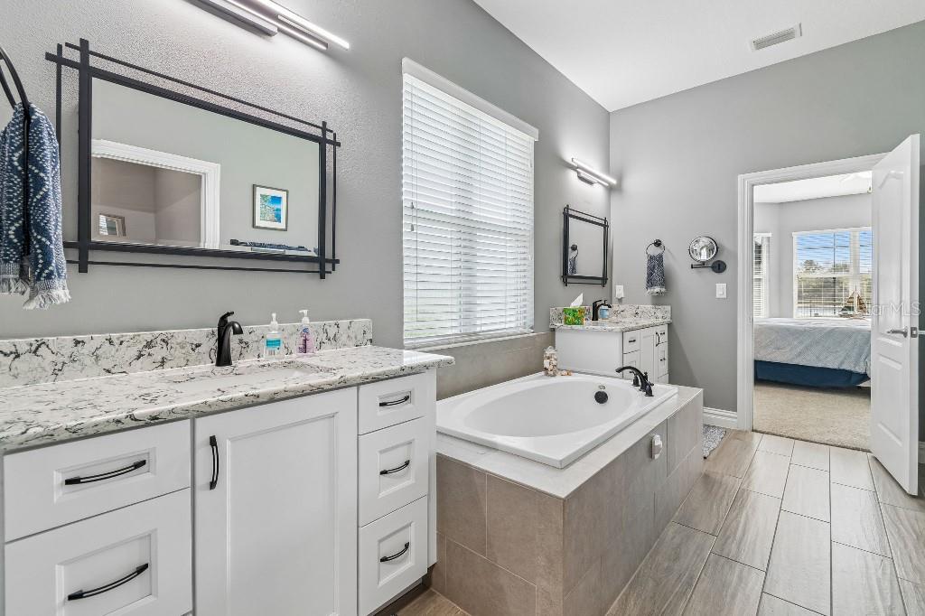 6911 PARK STRAND DR, APOLLO BEACH, FL, 33572