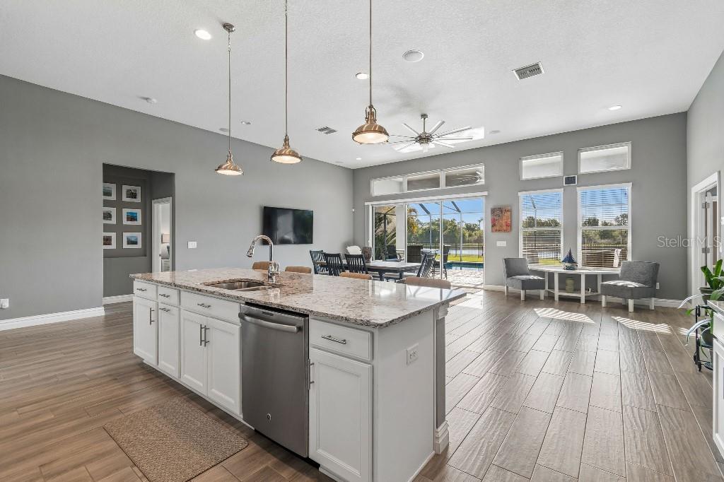 6911 PARK STRAND DR, APOLLO BEACH, FL, 33572