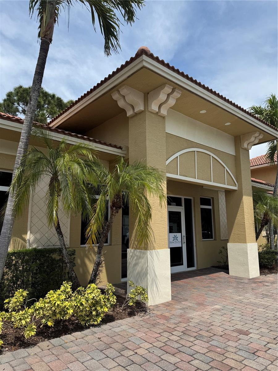 300 NW BETHANY DR #320-322, PORT ST LUCIE, FL, 34986