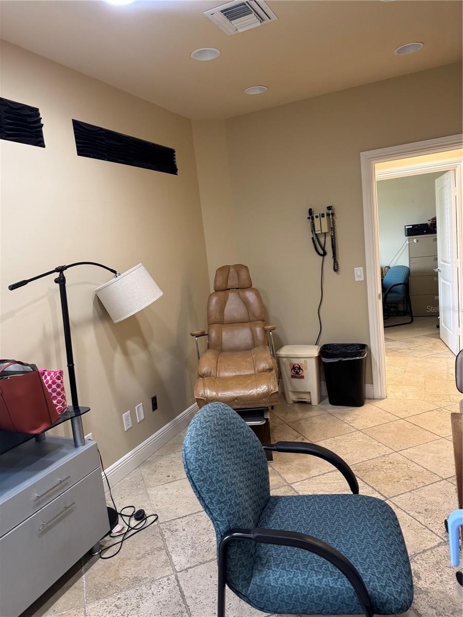 300 NW BETHANY DR #320-322, PORT ST LUCIE, FL, 34986