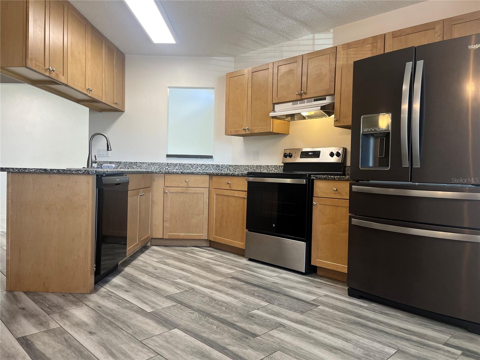 215 FERNWOOD ST, LEESBURG, FL, 34748