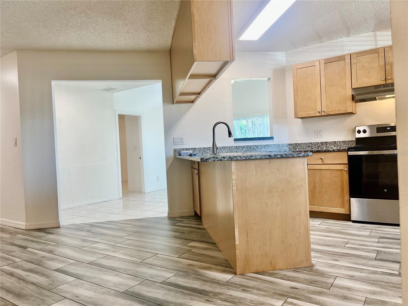 215 FERNWOOD ST, LEESBURG, FL, 34748