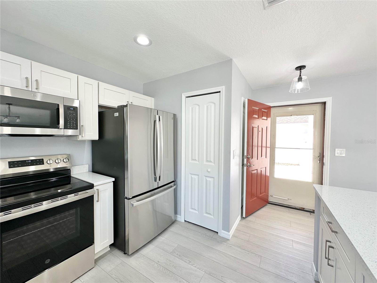 1336 LAJOLLA CIR, LADY LAKE, FL, 32159