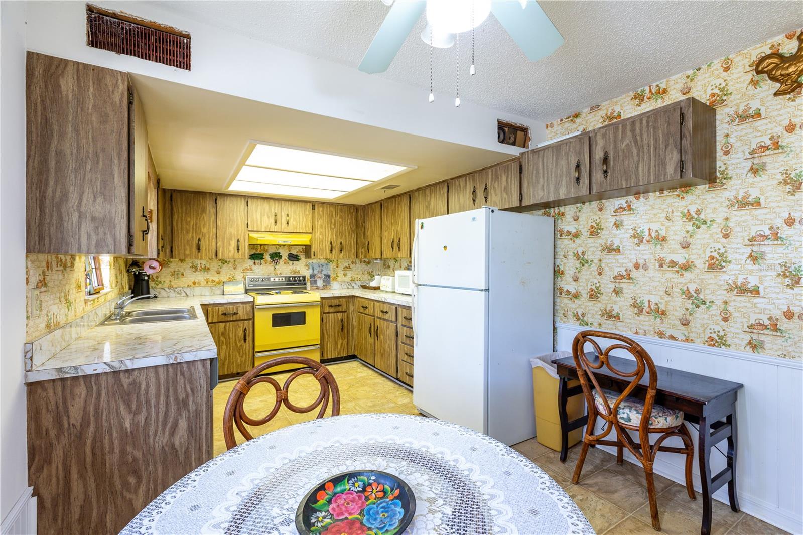 16529 ORANGE AVE, UMATILLA, FL, 32784