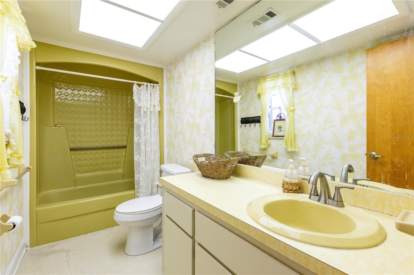 16529 ORANGE AVE, UMATILLA, FL, 32784