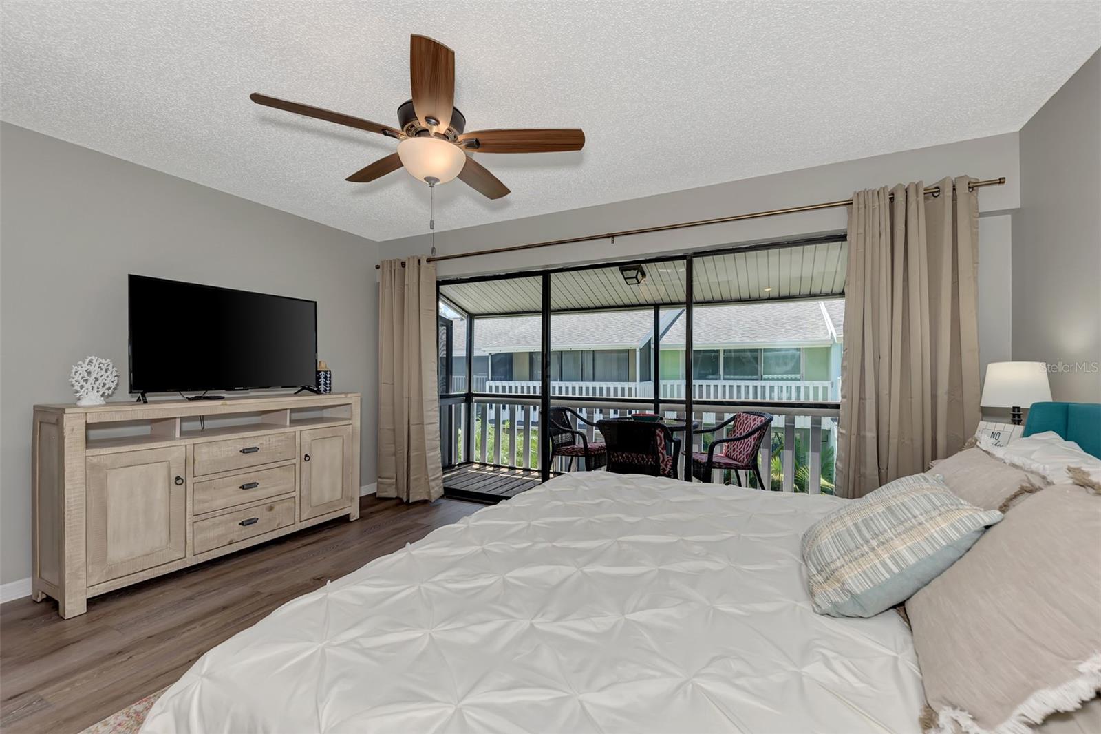 1752 STICKNEY POINT RD #102, SARASOTA, FL, 34231