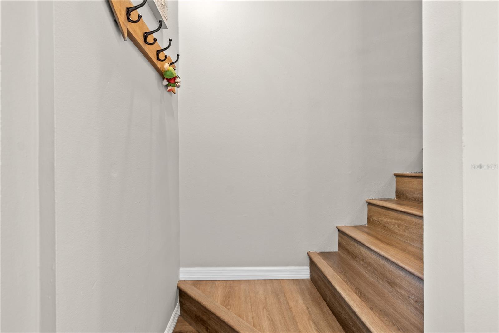 1752 STICKNEY POINT RD #102, SARASOTA, FL, 34231