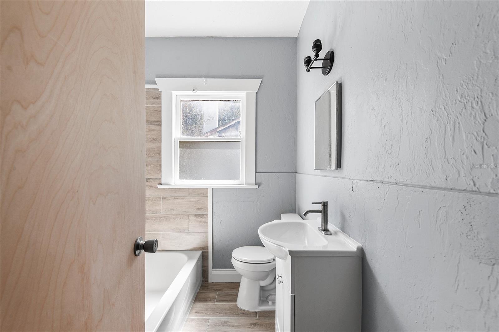 122 S GARFIELD AVE, DELAND, FL, 32724